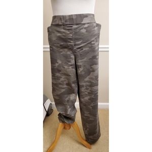 Avenue Camouflage Pants